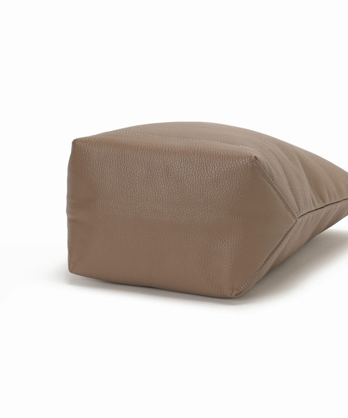 IENA（イエナ）の「【YOUNG&OLSEN/ヤングアンドオルセン】EMBOSSED LEATHER HAVERSACK◆（トートバッグ・レディース・ブラック/グリーン/ナチュラル・FREE）」の18枚目の写真