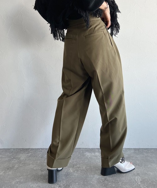 PAGEBOY(ページボーイ)の「CORE / ダッドタックパンツ(スラックス・レディース・ブラック/ベージュ・S/M)」の9枚目の写真