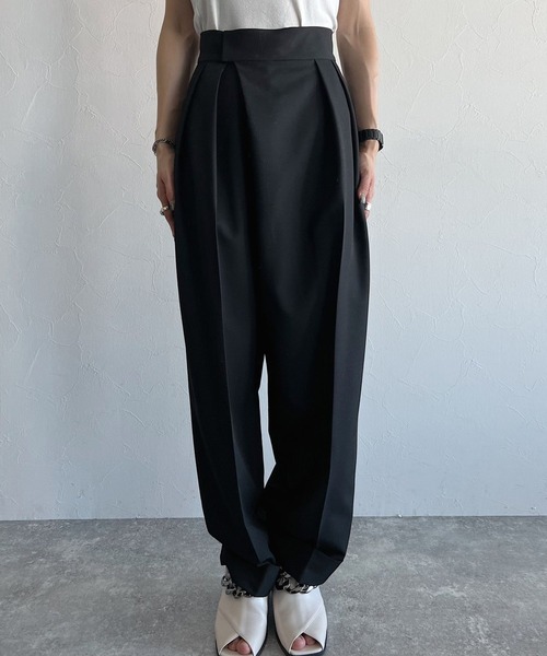 PAGEBOY(ページボーイ)の「CORE / ダッドタックパンツ(スラックス・レディース・ブラック/ベージュ・S/M)」の6枚目の写真