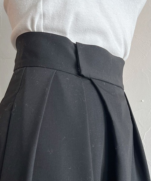 PAGEBOY(ページボーイ)の「CORE / ダッドタックパンツ(スラックス・レディース・ブラック/ベージュ・S/M)」の12枚目の写真