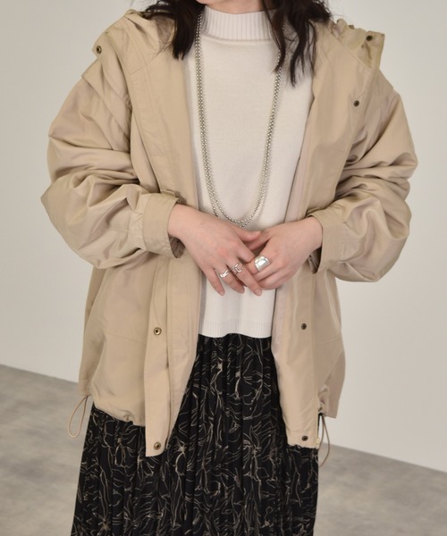 w closet（ダブルクローゼット）の「袖取り外しマウンテンパーカー（マウンテンパーカー・レディース・パープル/ライトベージュ・FREE）」の2枚目の写真