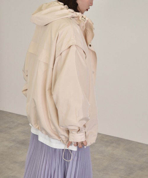 w closet（ダブルクローゼット）の「袖取り外しマウンテンパーカー（マウンテンパーカー・レディース・パープル/ライトベージュ・FREE）」の4枚目の写真