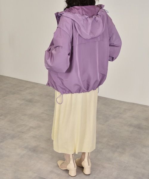 w closet（ダブルクローゼット）の「袖取り外しマウンテンパーカー（マウンテンパーカー・レディース・パープル/ライトベージュ・FREE）」の16枚目の写真
