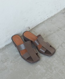 センターラインフェイクレザーサンダル