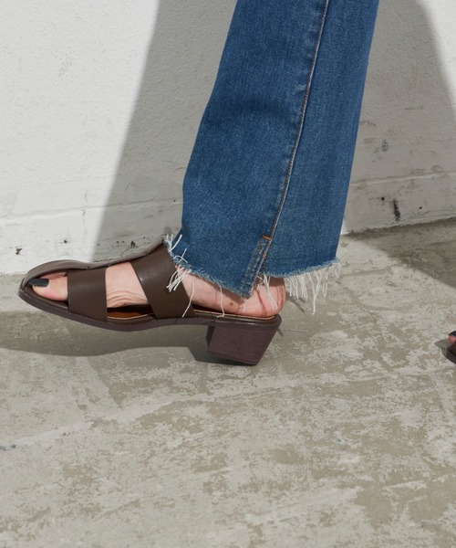 Aunt Marie's（アントマリーズ）の「センターラインフェイクレザーサンダル（サンダル・レディース・ブラック/ブラウン・L/M/S）」の15枚目の写真