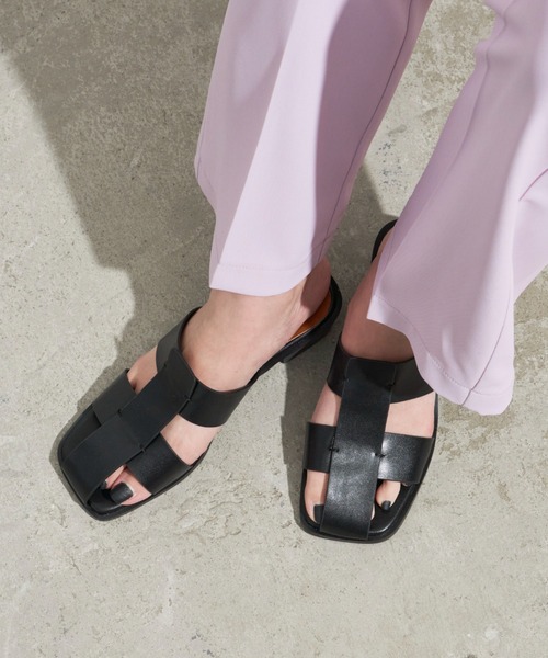 Aunt Marie's（アントマリーズ）の「センターラインフェイクレザーサンダル（サンダル・レディース・ブラック/ブラウン・L/M/S）」の4枚目の写真