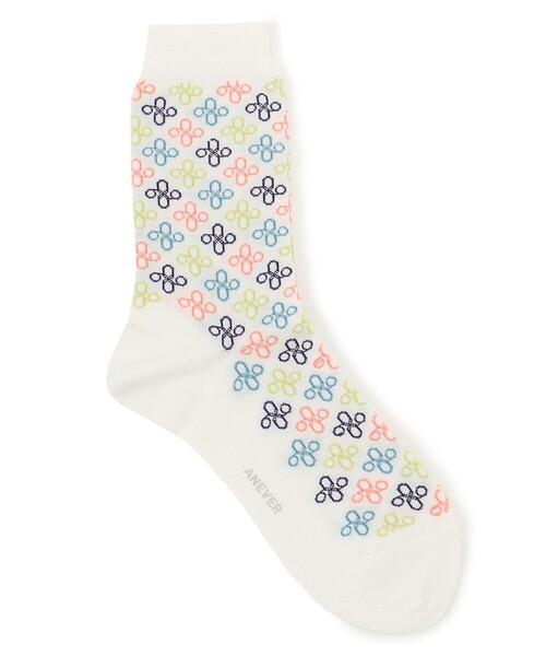 ANEVER(アンエバー)の「モノグラム ソックス IN フラワーポーチ(ソックス/靴下・レディース・ブラック系/ホワイト系・F)」の5枚目の写真