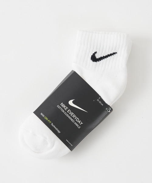 NIKE(ナイキ)の「NIKE/ナイキ 3Pエブリデイクッションクウォーターソックス(ソックス/靴下・レディース・ブラック/ホワイト・23)」の3枚目の写真