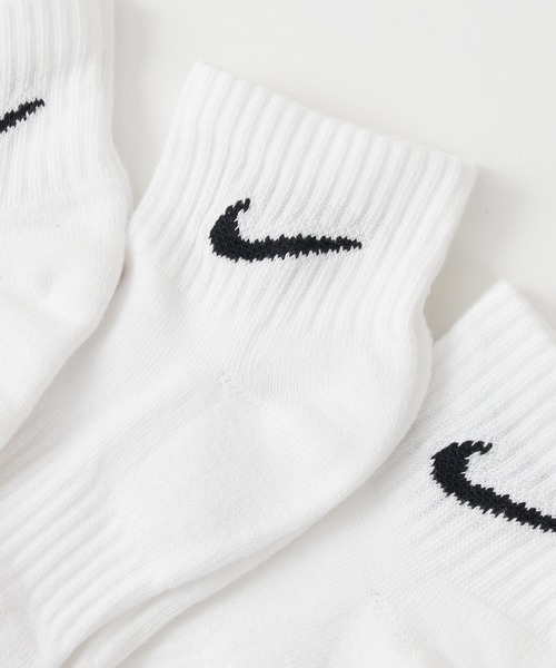 NIKE(ナイキ)の「NIKE/ナイキ 3Pエブリデイクッションクウォーターソックス(ソックス/靴下・レディース・ブラック/ホワイト・23)」の5枚目の写真