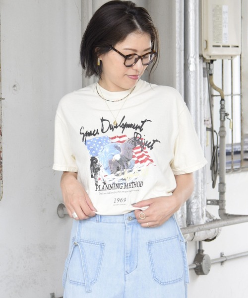 NASA（ナサ）の「【NASA】プリントTシャツ / Apollo11 Rock Tee2（Tシャツ/カットソー・レディース・チャコールグレー/アイボリー・FREE）」の3枚目の写真