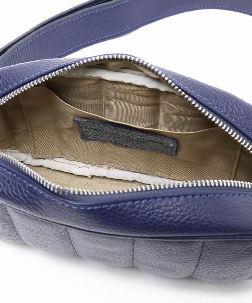 AULENTTI（オウレンティ）の「【AULENTTI/オウレンティ】キルトレザーショルダーバッグ（ショルダーバッグ・レディース・ネイビー/グリーン・FREE）」の6枚目の写真