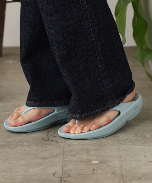 ウーフォス　OOFOS サンダル OOFOS/ウーフォス OOlala サンダル トングサンダル（サンダル