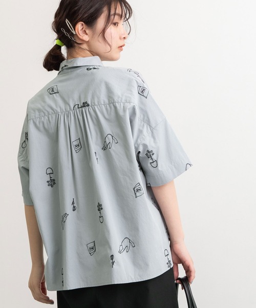 POU DOU DOU(プードゥドゥ)の「Favoris線画刺繍半袖ブラウス(シャツ/ブラウス・レディース・ライトブルー/ブラック/ライトベージュ・3)」の8枚目の写真