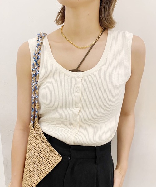 SHENERY(シーナリー)の「2WAYリブノースリーブニット(ニット/セーター・レディース・ピンク/グリーン/アイボリー/ネイビー・FREE)」の2枚目の写真