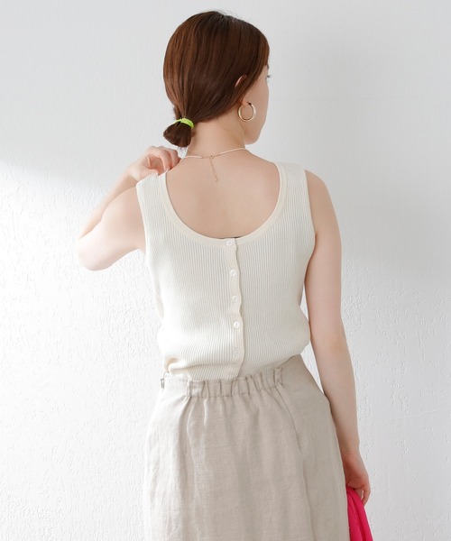 SHENERY(シーナリー)の「2WAYリブノースリーブニット(ニット/セーター・レディース・ピンク/グリーン/アイボリー/ネイビー・FREE)」の10枚目の写真