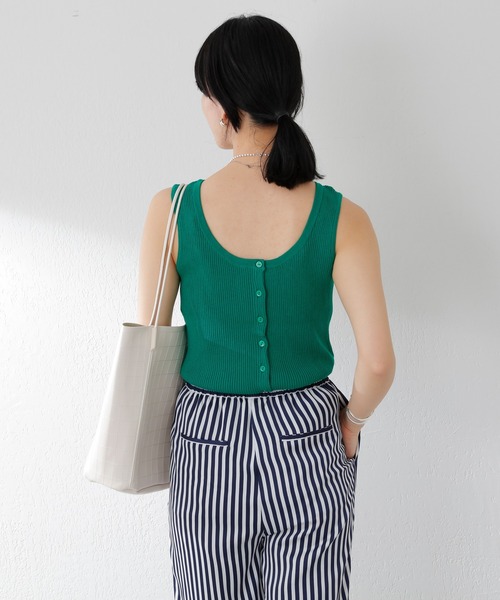 SHENERY(シーナリー)の「2WAYリブノースリーブニット(ニット/セーター・レディース・ピンク/グリーン/アイボリー/ネイビー・FREE)」の20枚目の写真