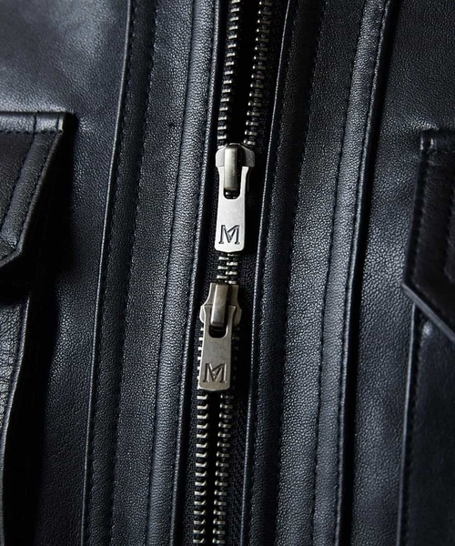 MICHEL KLEIN HOMME   （ミッシェルクランオム）の「ノーカラーレザーブルゾン（その他アウター・メンズ・ブラック・48/51/46）」の9枚目の写真