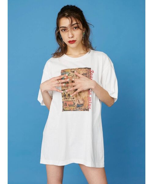 EVRIS（エヴリス）の「フロントグラフィックBIG Tシャツ（Tシャツ/カットソー・レディース・ホワイト/ブラック・FREE）」の3枚目の写真