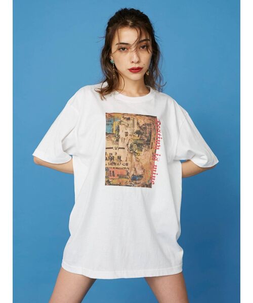 EVRIS（エヴリス）の「フロントグラフィックBIG Tシャツ（Tシャツ/カットソー・レディース・ホワイト/ブラック・FREE）」の4枚目の写真