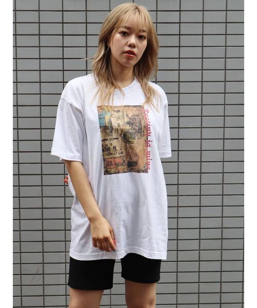 EVRIS（エヴリス）の「フロントグラフィックBIG Tシャツ（Tシャツ/カットソー・レディース・ホワイト/ブラック・FREE）」の22枚目の写真