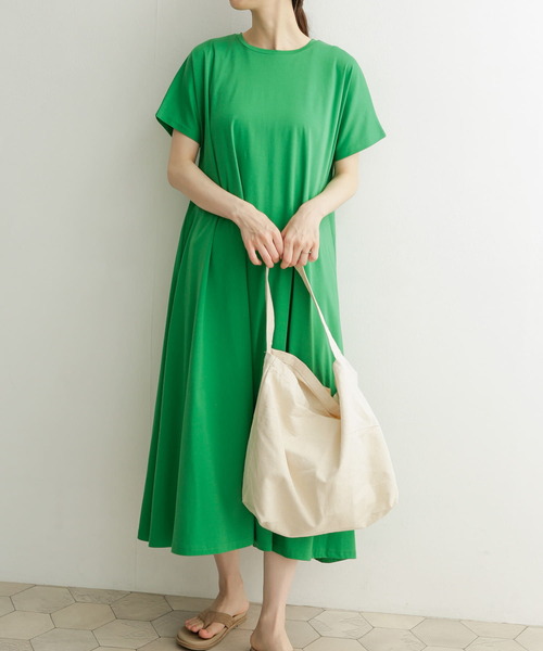 Aラインカットワンピース