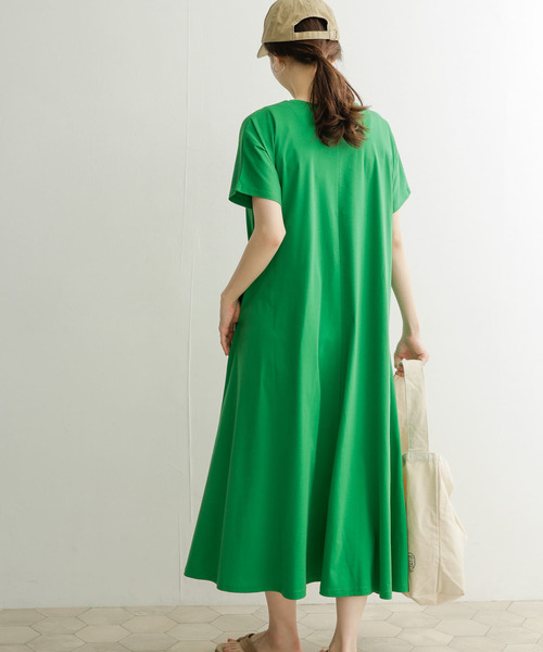 Aラインカットワンピース