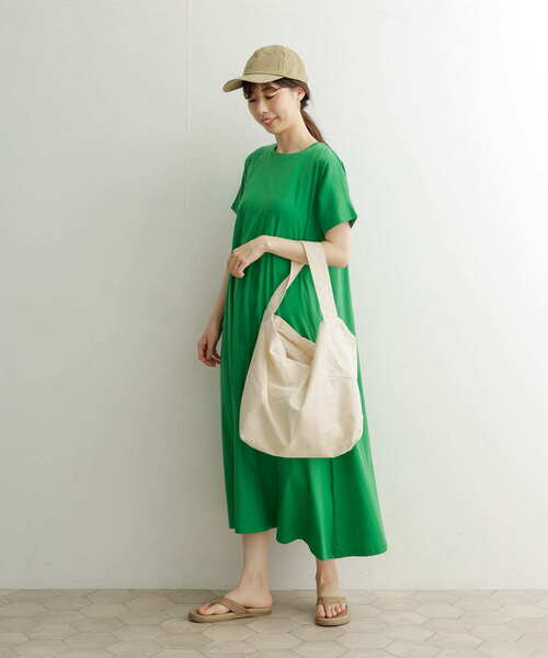 Aラインカットワンピース