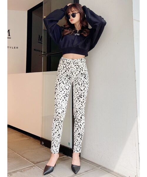 GYDA（ジェイダ）の「ハイウエスト DALMATIAN PATTERNスキニーパンツ（その他パンツ・レディース・その他1・SMALL/MEDIUM）」の3枚目の写真