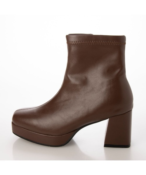 Realta（レアルタ）の「Realta(レアルタ)スクエアートゥストレッチアッパーショートブーツ（ブーツ・レディース・ブラック/ダークブラウン/ホワイト/ブラック系その他・S/M/L/LL）」の14枚目の写真