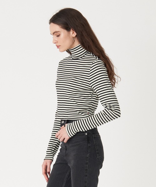 Levi's（リーバイス）の「Levi's/リーバイス ORIEL タートルネックカットソー（Tシャツ/カットソー・レディース・ブラック・M/S/XS）」の3枚目の写真