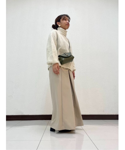 LAATO（ラート）の「TACK LONG TIGHT SKIRT（スカート・レディース・オフホワイト/カーキ・FREE）」の9枚目の写真