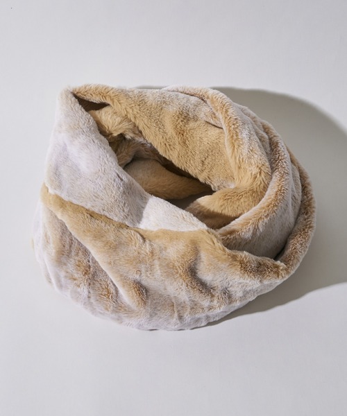 Lui's(ルイス)の「グラデーションスヌード(ネックウォーマー/スヌード・メンズ・オフホワイト/ブラック・FREE)」の2枚目の写真