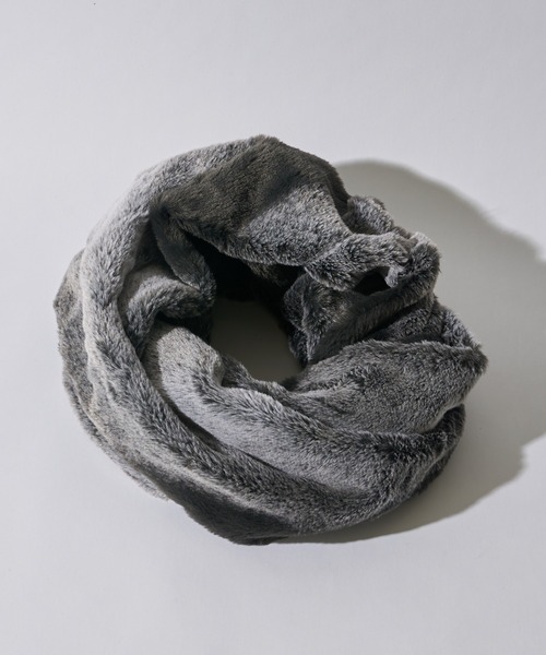 Lui's(ルイス)の「グラデーションスヌード(ネックウォーマー/スヌード・メンズ・オフホワイト/ブラック・FREE)」の1枚目の写真