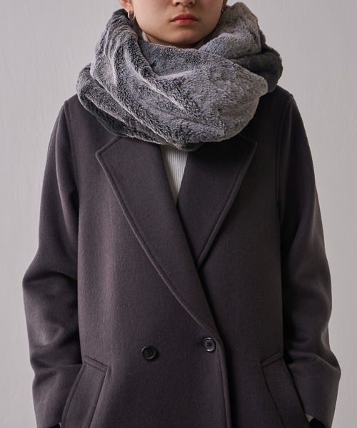 Lui's(ルイス)の「グラデーションスヌード(ネックウォーマー/スヌード・メンズ・オフホワイト/ブラック・FREE)」の12枚目の写真