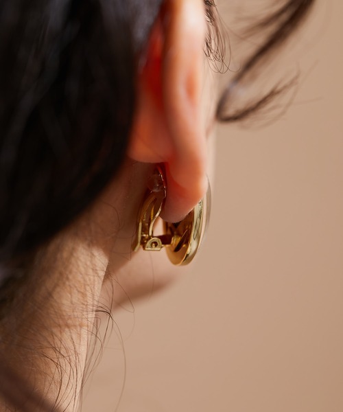ear PAPILLONNER(イアパピヨネ)の「《WEB限定》ヴィンテージクリアカボションイヤリング(イヤリング・レディース・ボルドー/クリア・FREE)」の13枚目の写真