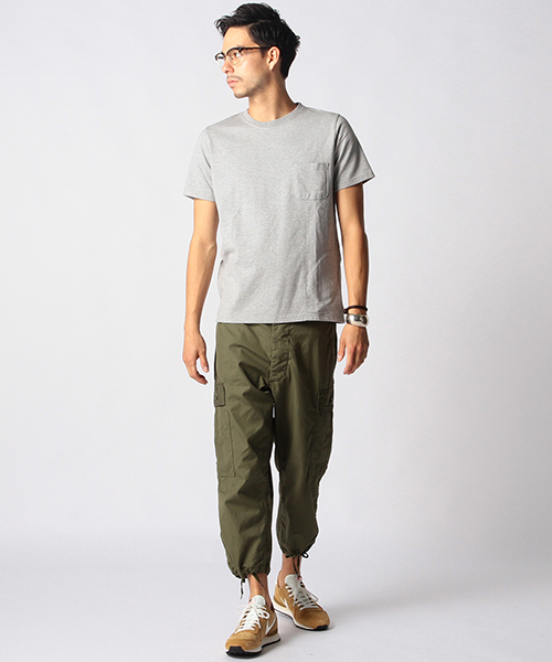 BEAMS(ビームス)の「BEAMS / ポケット付き ヘビーウェイトTシャツ(Tシャツ/カットソー・メンズ・ネイビー/ブラック/ライトグレー/ホワイト・LARGE/MEDIUM/SMALL/X-LARGE)」の17枚目の写真