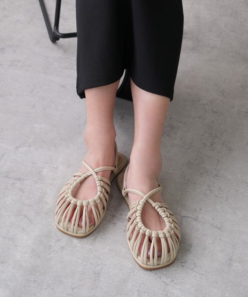 IAMUSE（アイアミューズ）の「クロスデザインストラップ　オーバル編みメッシュサンダル S0796【IAMUSE】（サンダル・レディース・ブラック/アイボリー・40/38/39/36/37）」の13枚目の写真