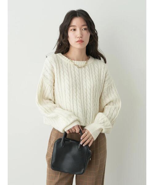 earth music&ecology（アースミュージックアンドエコロジー）の「ショートケーブルニットプルオーバー（ニット/セーター・レディース・アイボリー/ブルー/パープル/ベージュ/イエロー・FREE）」の6枚目の写真