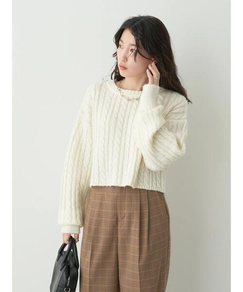 earth music&ecology（アースミュージックアンドエコロジー）の「ショートケーブルニットプルオーバー（ニット/セーター・レディース・アイボリー/ブルー/パープル/ベージュ/イエロー・FREE）」の8枚目の写真