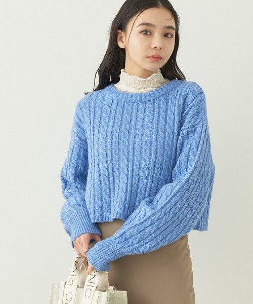 earth music&ecology（アースミュージックアンドエコロジー）の「ショートケーブルニットプルオーバー（ニット/セーター・レディース・アイボリー/ブルー/パープル/ベージュ/イエロー・FREE）」の3枚目の写真