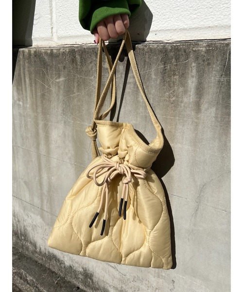 WC（ダブル シー）の「キルティング巾着ショルダー（ショルダーバッグ・レディース・ブラック/ベージュ/カーキ・FREE）」の6枚目の写真