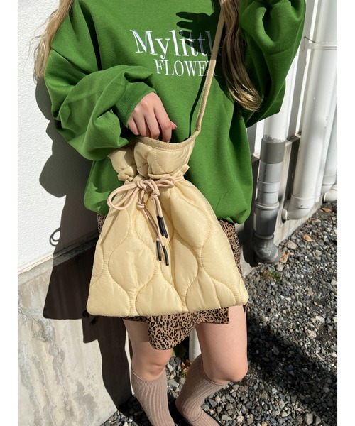 WC（ダブル シー）の「キルティング巾着ショルダー（ショルダーバッグ・レディース・ブラック/ベージュ/カーキ・FREE）」の4枚目の写真