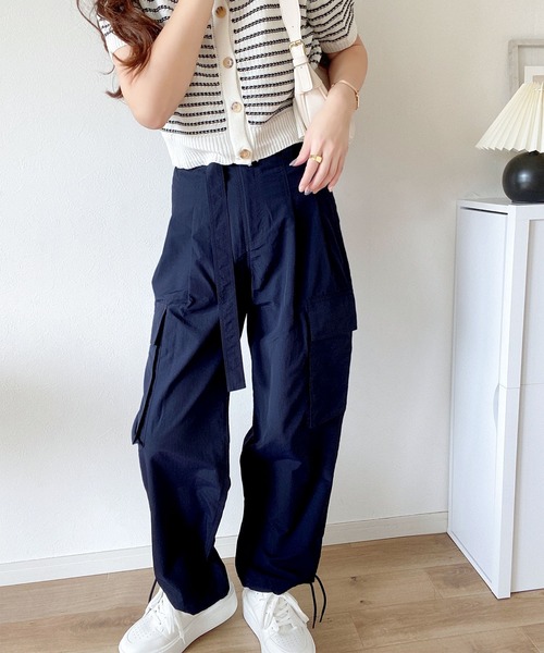 mily bilet（ミウィビレット）の「【mily bilet】大人のお洒落カーゴ。ハイウエストベルト付きパンツ（カーゴパンツ・レディース・オフホワイト/ブラック/ネイビー・LARGE/MEDIUM/SMALL/X-LARGE）」の3枚目の写真