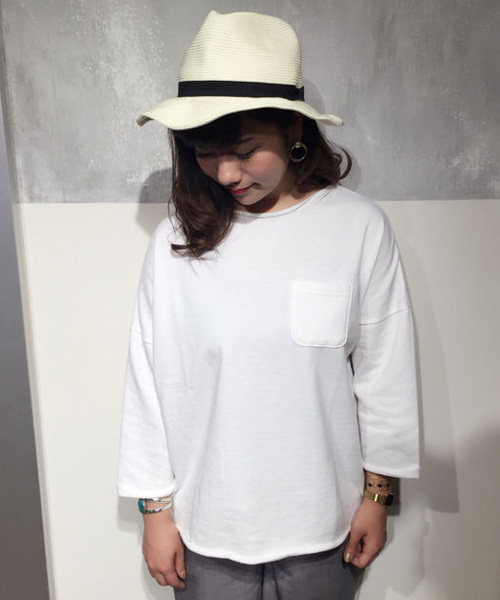 WHO'S WHO gallery（フーズフーギャラリー）の「【GIGGER】カットオフ7分T（Tシャツ/カットソー・メンズ・ホワイト/グレー・LARGE/MEDIUM）」の2枚目の写真