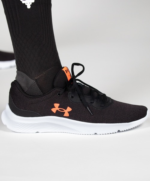 UNDER ARMOUR（アンダーアーマー）の「UAモジョ2（ランニング/メンズ）（スニーカー・メンズ・ネイビー×ホワイト/ブラック系その他・25.0cm/26.5cm/29.0cm/26.0cm/27.5cm/27.0cm/28.5cm/28.0cm/25.5cm/30.0cm）」の21枚目の写真