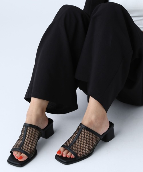 PAGEBOY（ページボーイ）の「スクエアメッシュサンダル（サンダル・レディース・ブラック/オフホワイト・M/L）」の3枚目の写真