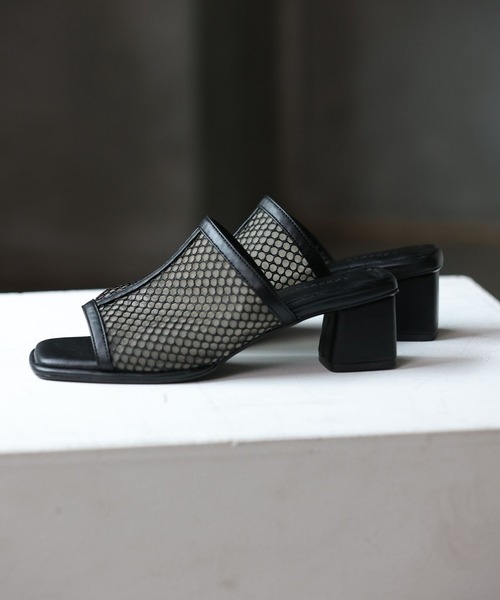 PAGEBOY（ページボーイ）の「スクエアメッシュサンダル（サンダル・レディース・ブラック/オフホワイト・M/L）」の4枚目の写真