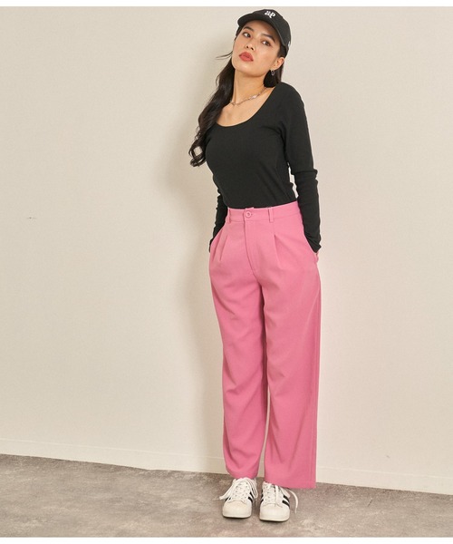 ANAP(アナップ)の「【パット付き】リブロングスリーブトップス(Tシャツ/カットソー・レディース・ホワイト/ブラック/ライトベージュ・FREE)」の4枚目の写真