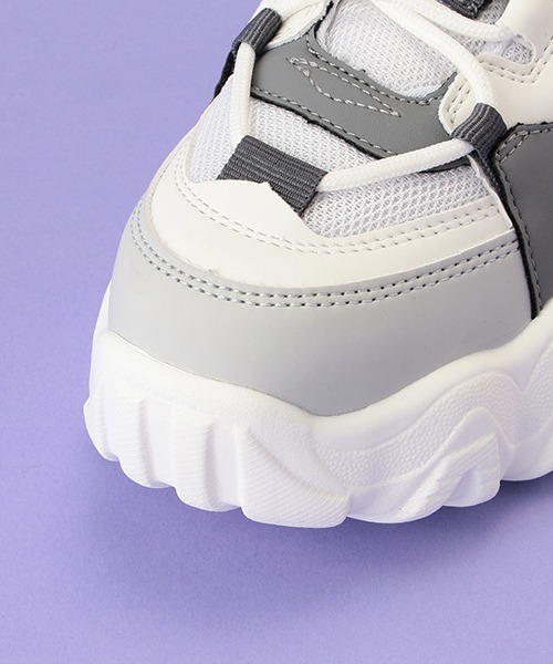 LOVETOXIC（ラブトキシック）の「厚底ダッドスニーカー（スニーカー・キッズ・オフホワイト/ブラック/マルチ・S/L/M）」の13枚目の写真