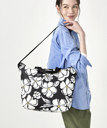 LeSportsac（レスポートサック）の「DELUXE EASY CARRY TOTE ブラック 